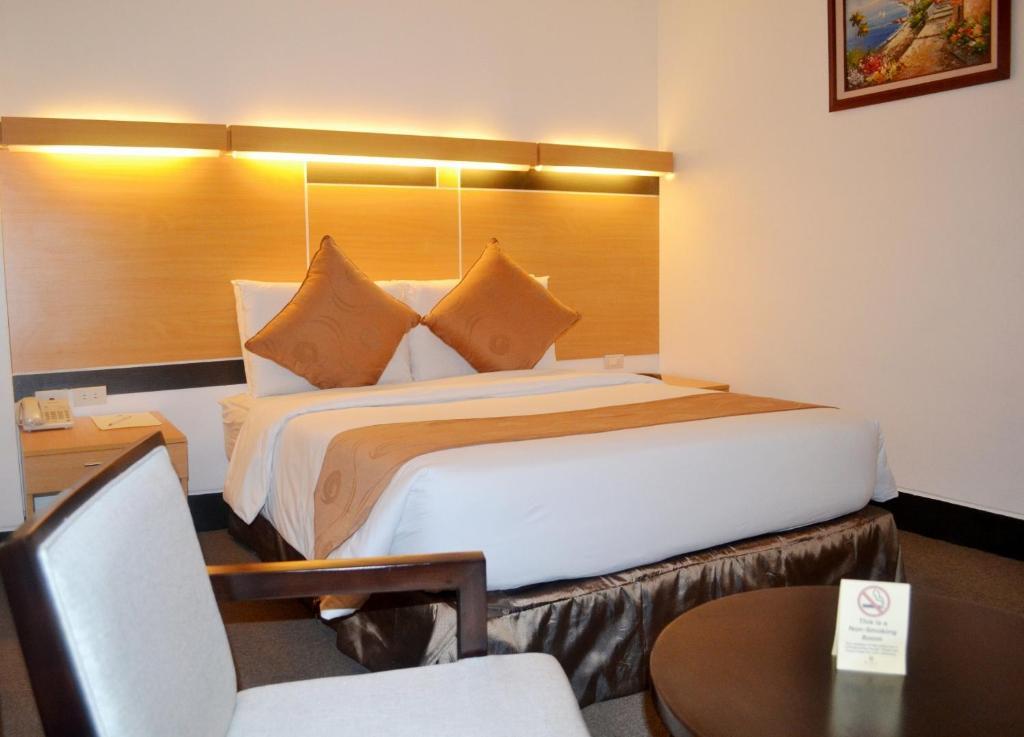 Big 8 Corporate Hotel Tagum Phòng bức ảnh